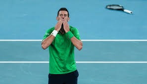 电竞选手转型内容创作备受关注